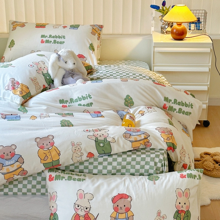 91家纺网 家纺一手货源 找家纺 梵克保罗 2025春夏新款全棉小清新卡通碎花学生季三件套四件套 童心