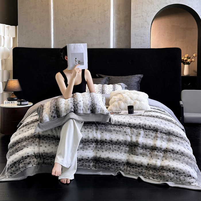 91家纺网 家纺一手货源 找家纺 若未家居 LOVEWE HOUSE 2025新款流光豹纹视觉系A版全消光丹麦貂B版250克全消光牛奶绒轻奢高端绒四件套 豹纹-灰