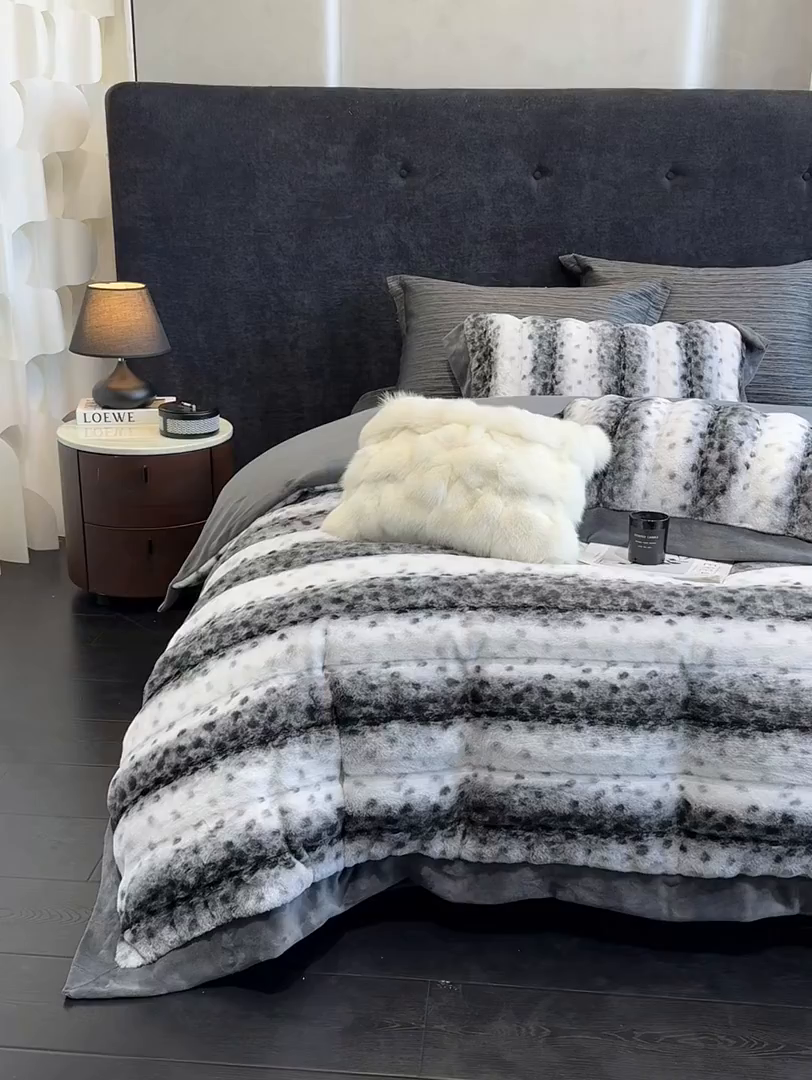 91家纺网 家纺一手货源 找家纺 若未家居 LOVEWE HOUSE 2025新款流光豹纹视觉系A版全消光丹麦貂B版250克全消光牛奶绒轻奢高端绒四件套 豹纹-深灰