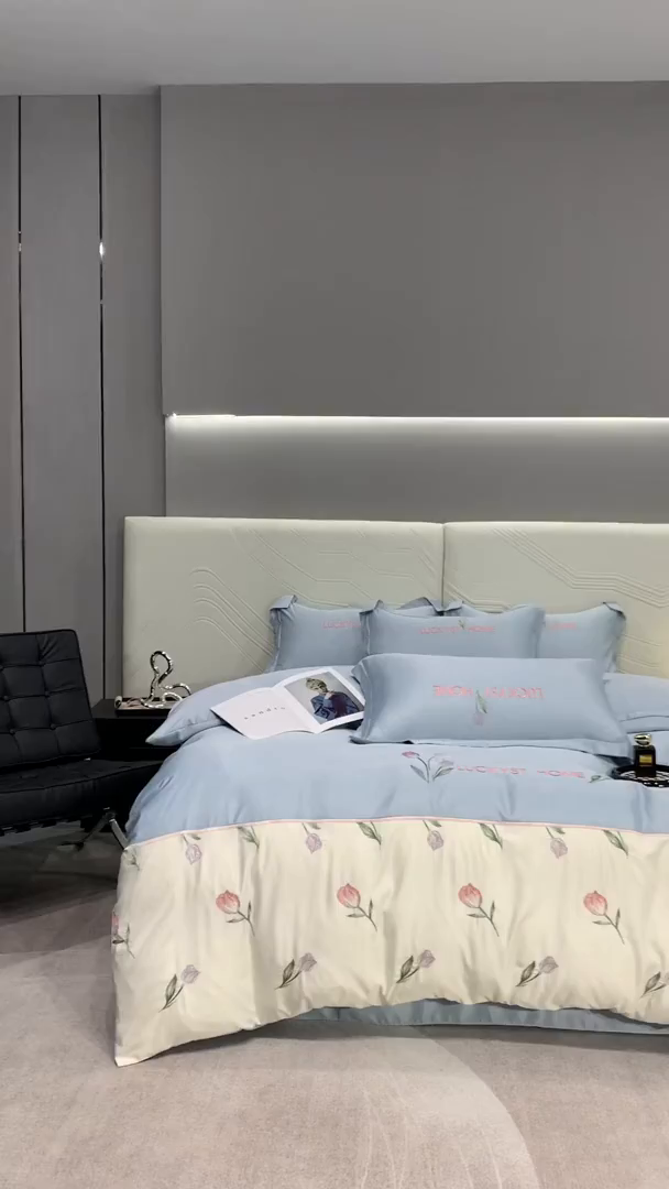 91家纺网 家纺一手货源 找家纺 梵克保罗 2025新品天丝双拼刺绣四件套-卡骆驰 天空蓝