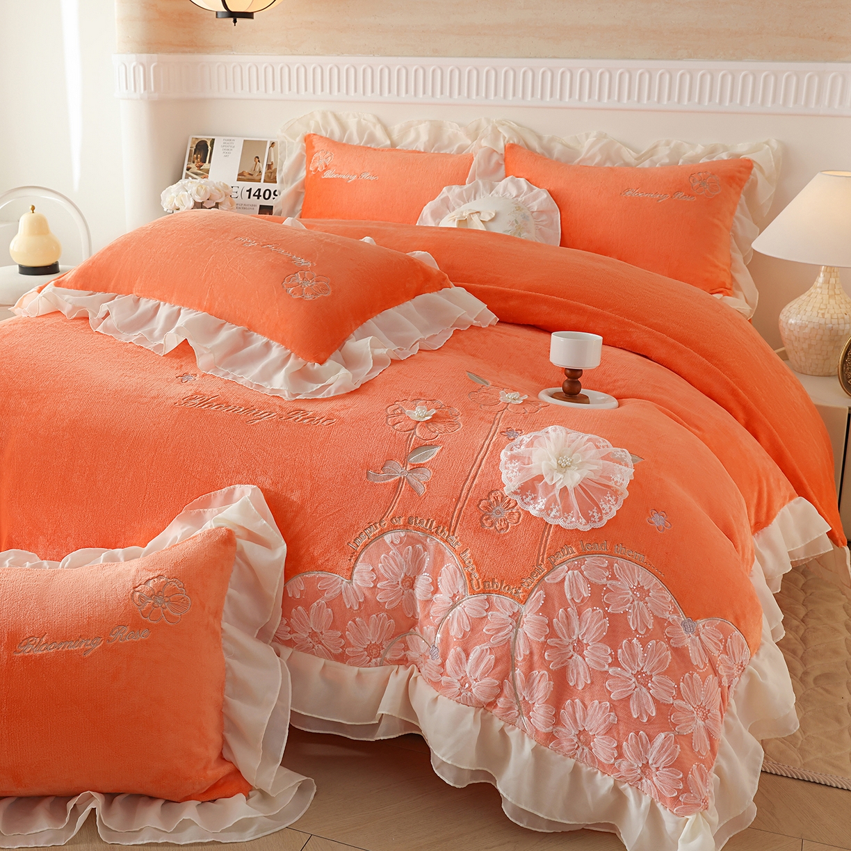 91家纺网 家纺一手货源 找家纺 孟鑫家纺 2025新款230g高克重韩版立体盘花牛奶法式雪纺花边绣花四件套床单床盖款被套-花期如梦系列 花期如梦-橙色