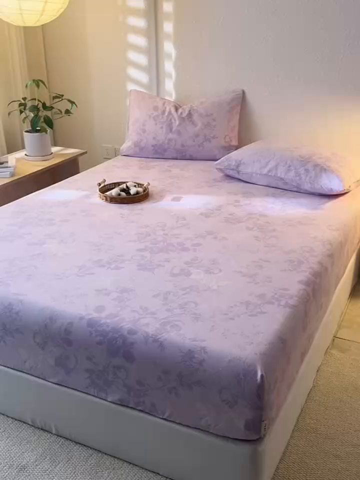 91家纺网 家纺一手货源 找家纺 简宜家居（朝初家纺） 2025新款纯棉全棉磨毛单床笠系列 紫薰花