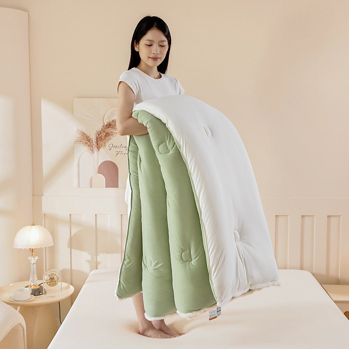 91家纺网 家纺一手货源 找家纺 亿莱鑫 2025新款A类超柔火山绒春秋被被子被芯冬被 抹茶绿