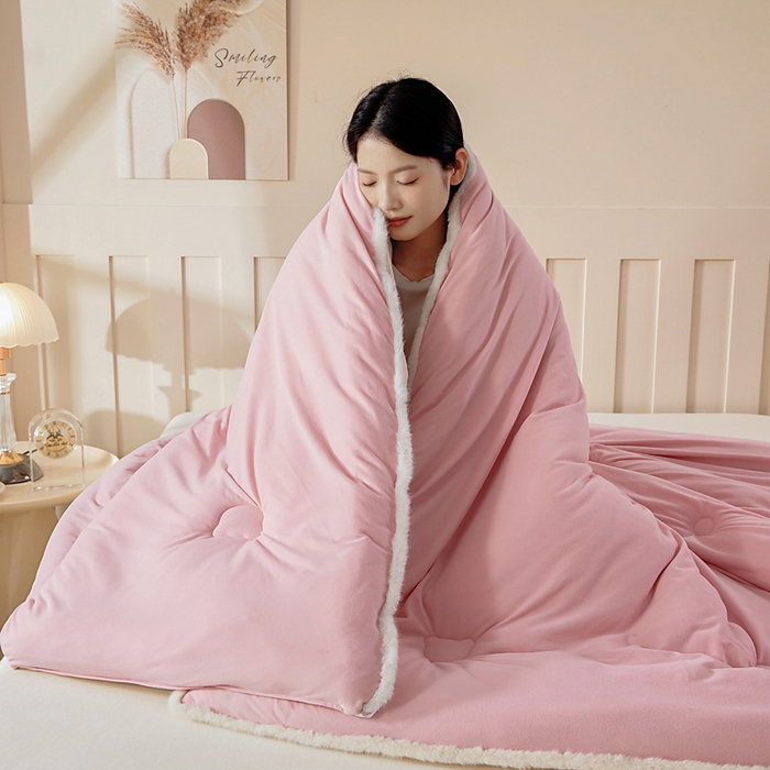 91家纺网 家纺一手货源 找家纺 亿莱鑫 2025新款A类超柔火山绒春秋被被子被芯冬被 樱花粉