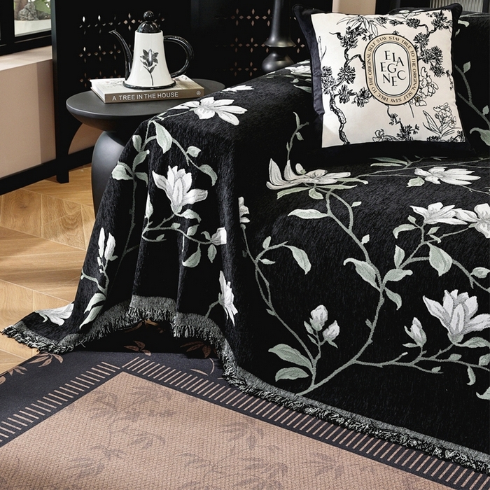 91家纺网 家纺一手货源 找家纺 共鸣沙发垫 2025新款亲肤舒适雪尼尔玉兰黑色沙发巾 玉兰黑色 180x380cm沙发巾