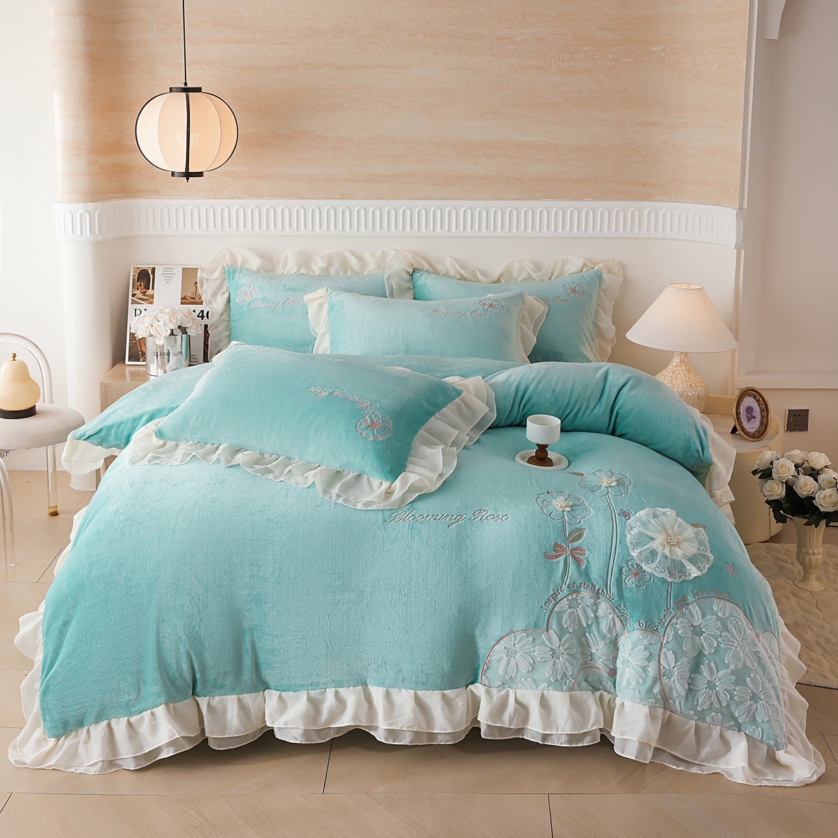 91家纺网 家纺一手货源 找家纺 孟鑫家纺 2025新款230g高克重韩版立体盘花牛奶法式雪纺花边绣花四件套床单床盖款被套-花期如梦系列 花期如梦-湖绿