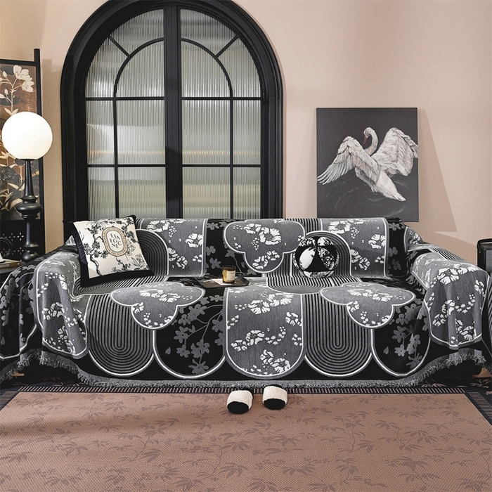 91家纺网 家纺一手货源 找家纺 共鸣沙发垫 2025新款亲肤舒适雪尼尔玉兰黑色沙发巾 秋与黑色 180x420cm沙发巾