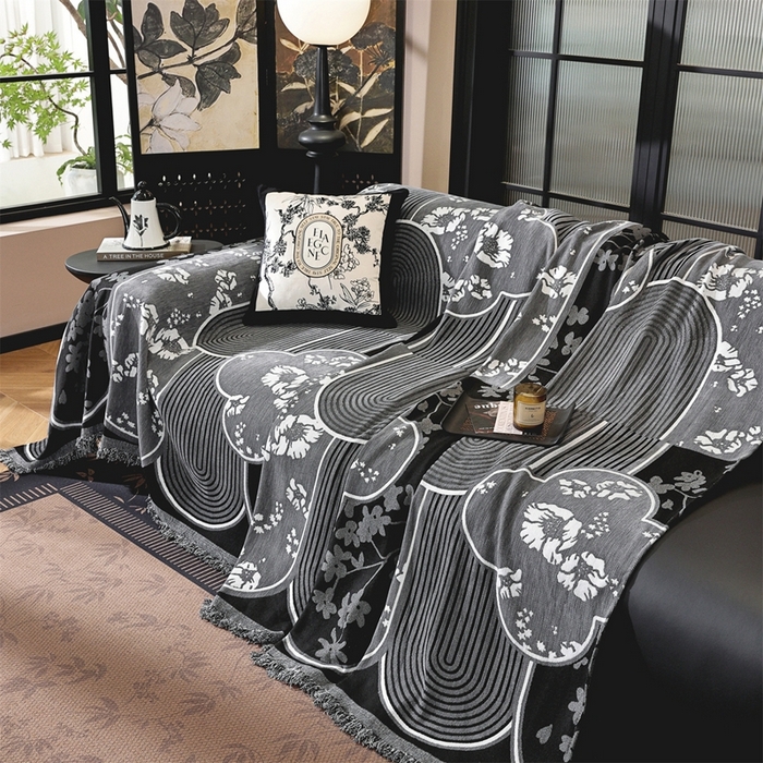 91家纺网 家纺一手货源 找家纺 共鸣沙发垫 2025新款亲肤舒适雪尼尔玉兰黑色沙发巾 秋与黑色 180x420cm沙发巾