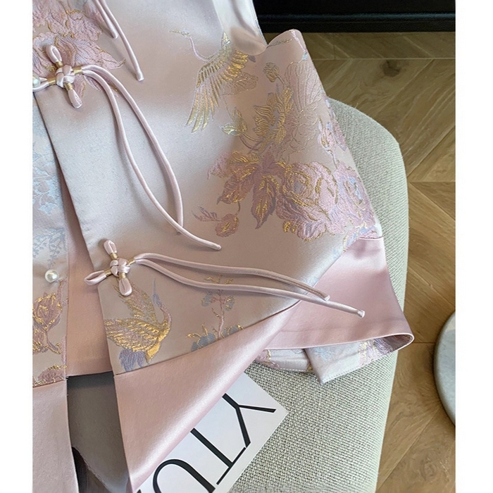 91家纺网 家纺一手货源 找家纺 洛兰沙家居馆【只代发】【只代发】 2025新款复古织锦缎细纱棉麻拼接马甲背心刺绣中式盘扣上衣 42