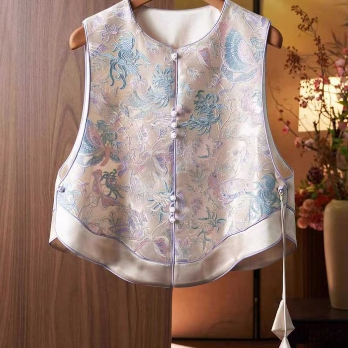 洛兰沙家居馆【只代发】【只代发】 2025新款复古织锦缎细纱棉麻拼接马甲背心刺绣中式盘扣上衣 45