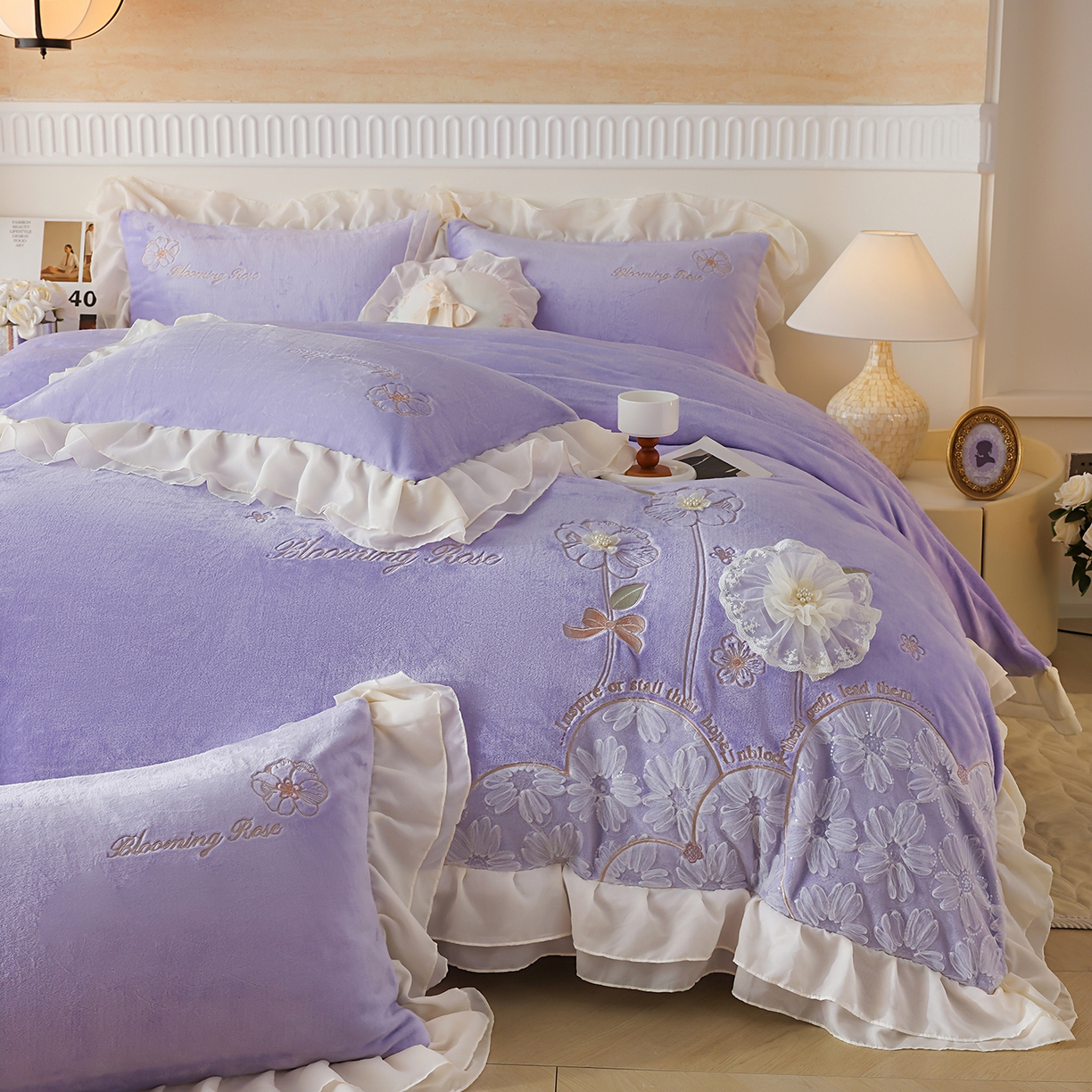 91家纺网 家纺一手货源 找家纺 孟鑫家纺 2025新款230g高克重韩版立体盘花牛奶法式雪纺花边绣花四件套床单床盖款被套-花期如梦系列 花期如梦-香芋紫