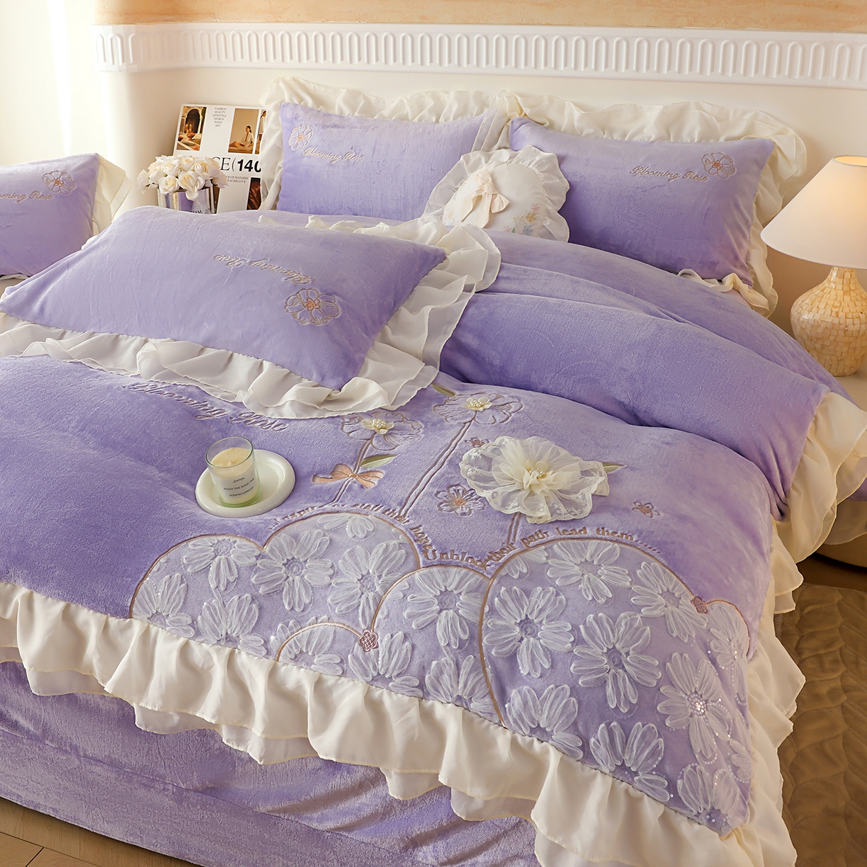 91家纺网 家纺一手货源 找家纺 孟鑫家纺 2025新款230g高克重韩版立体盘花牛奶法式雪纺花边绣花四件套床单床盖款被套-花期如梦系列 花期如梦-香芋紫