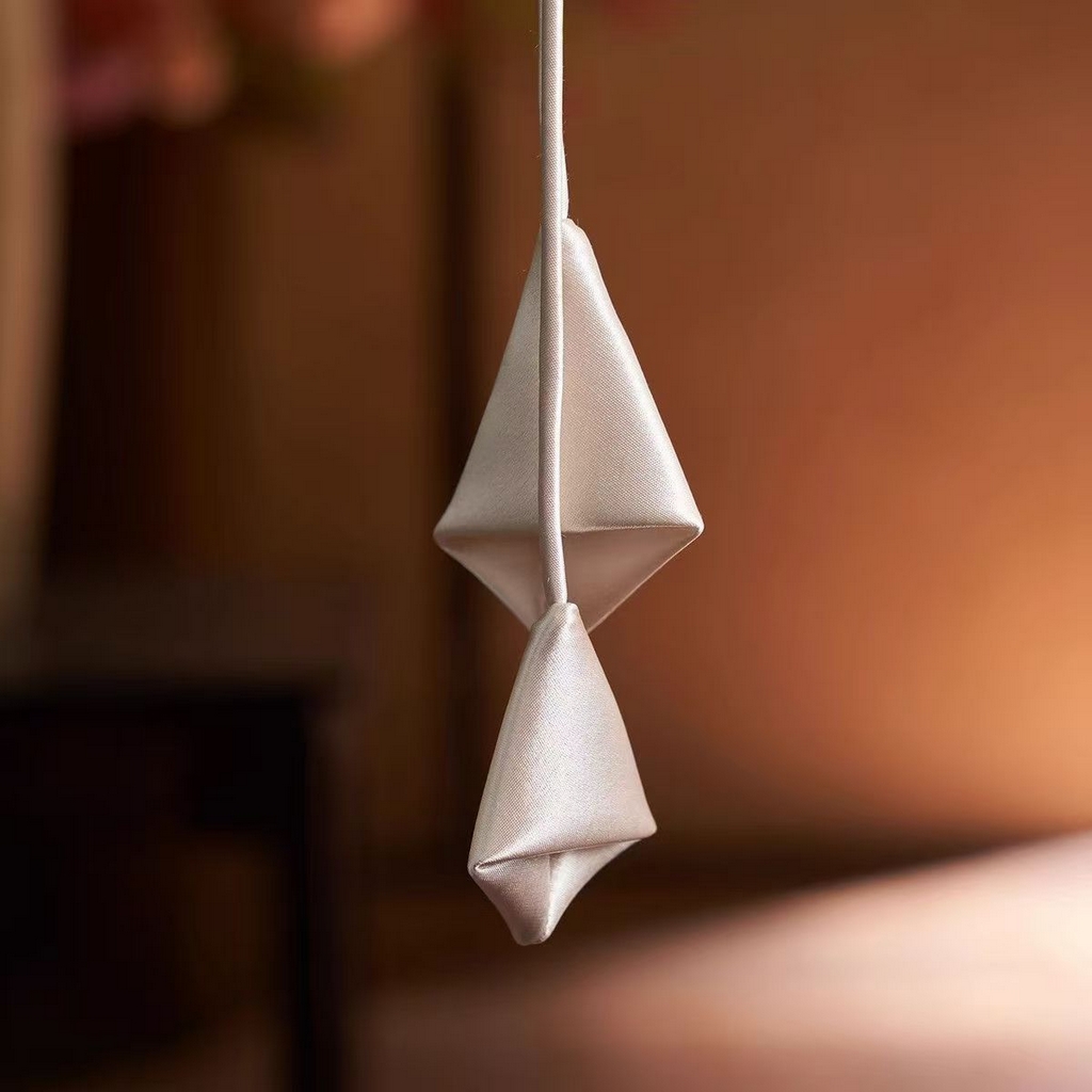 91家纺网 家纺一手货源 找家纺 洛兰沙家居馆【只代发】【只代发】 2025新款复古织锦缎细纱棉麻拼接马甲背心刺绣中式盘扣上衣 45