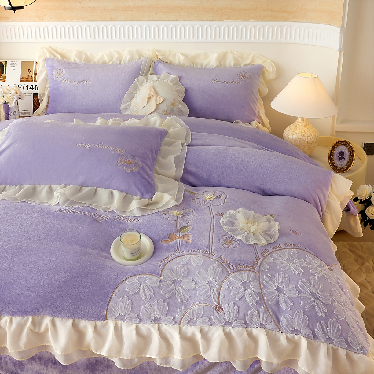 91家纺网 家纺一手货源 找家纺 孟鑫家纺 2025新款230g高克重韩版立体盘花牛奶法式雪纺花边绣花四件套床单床盖款被套-花期如梦系列 花期如梦-香芋紫