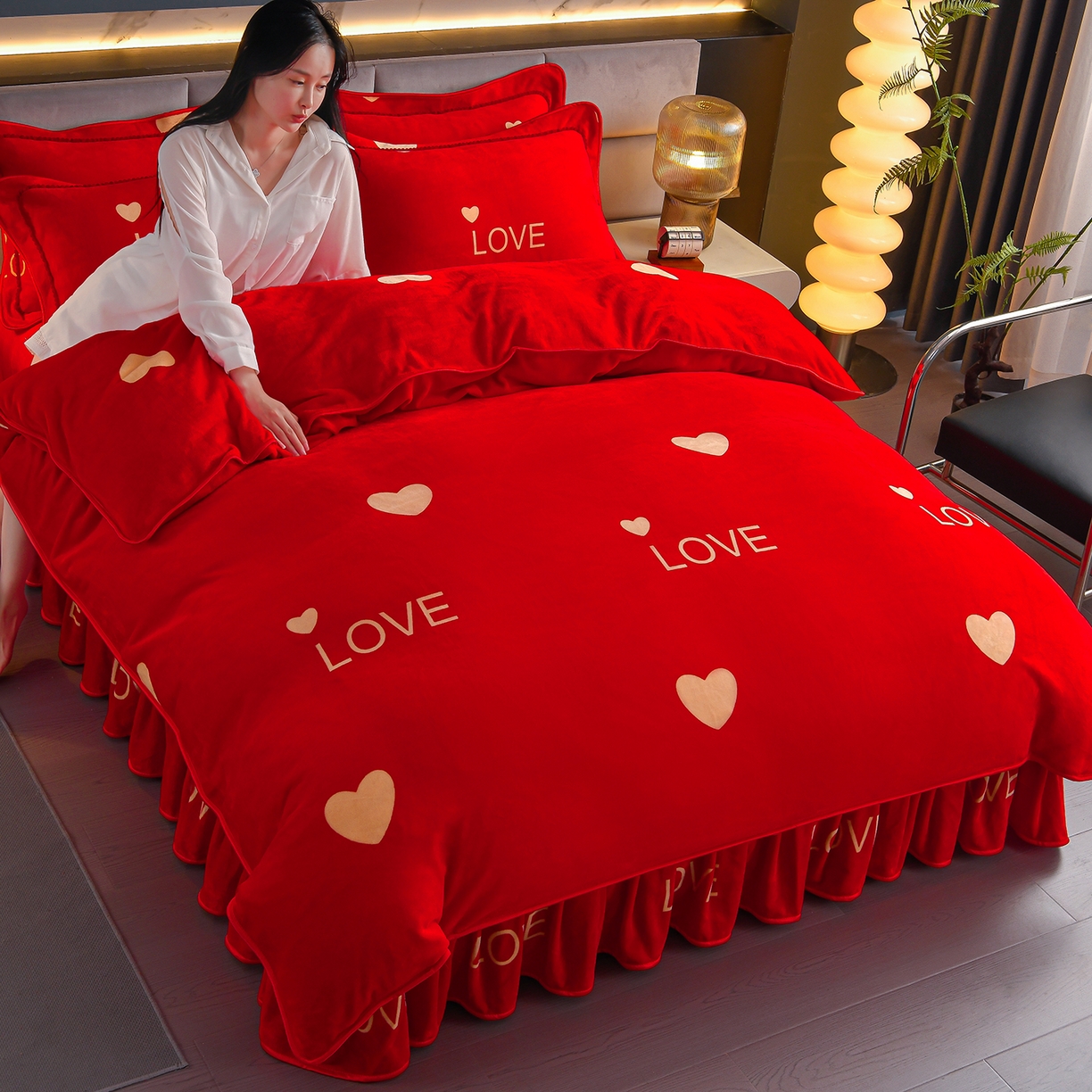 91家纺网 家纺一手货源 找家纺 （总）董成龙家纺 2025新款高克重9-10斤加厚印花超柔牛奶绒爆款法莱绒金貂绒床裙四件套控价