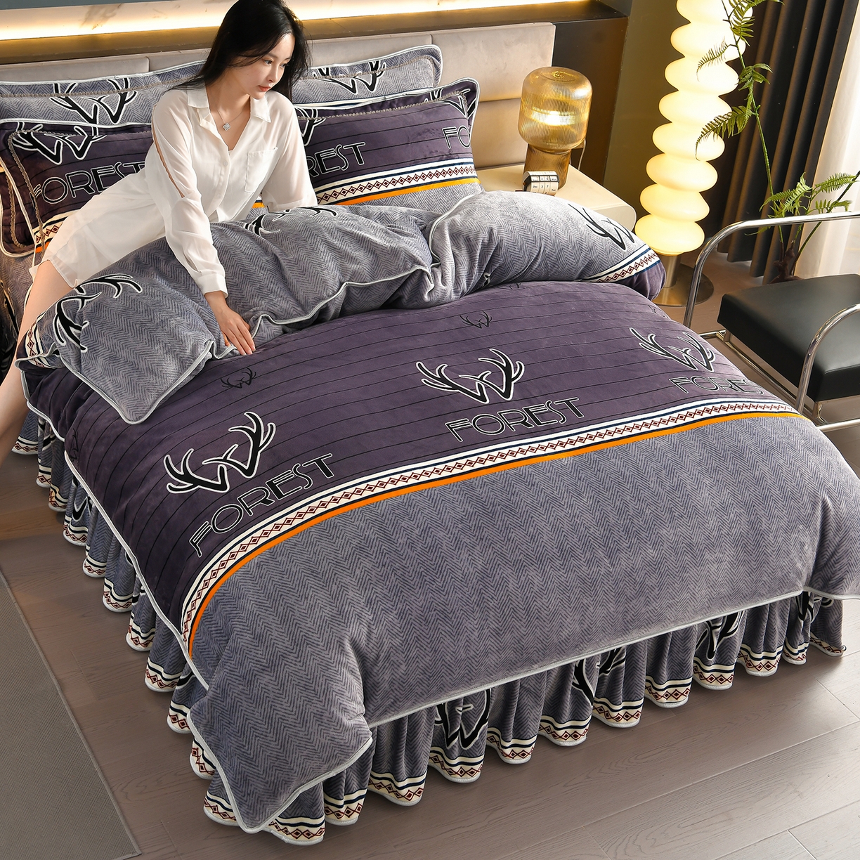 91家纺网 家纺一手货源 找家纺 （总）董成龙家纺 2025新款高克重9-10斤加厚印花超柔牛奶绒爆款法莱绒金貂绒床裙四件套控价