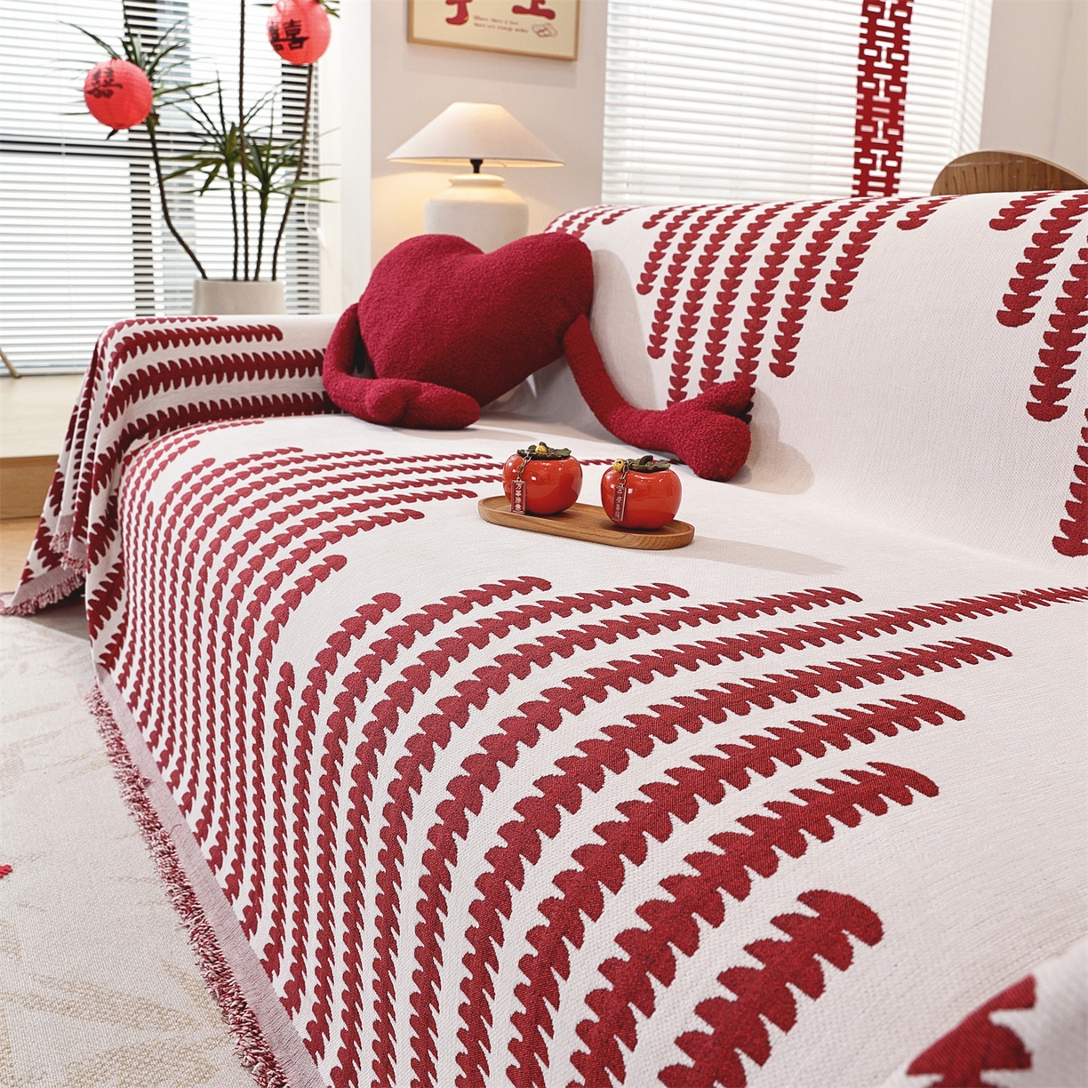 91家纺网 家纺一手货源 找家纺 共鸣沙发垫 2025新款亲肤舒适雪尼尔玉兰喜庆红色沙发巾 拾忆红色 180x130cm沙发巾