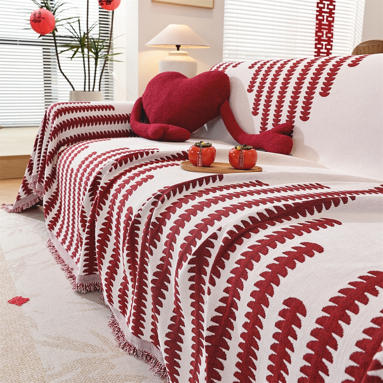 91家纺网 家纺一手货源 找家纺 共鸣沙发垫 2025新款亲肤舒适雪尼尔玉兰喜庆红色沙发巾 拾忆红色 180x130cm沙发巾