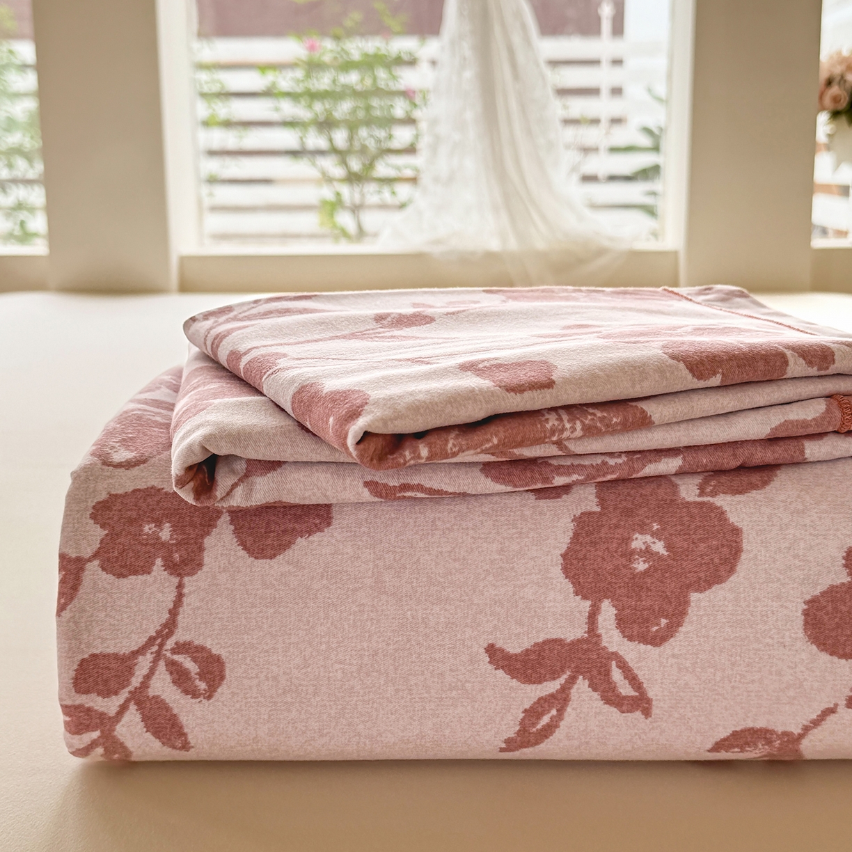 91家纺网 家纺一手货源 找家纺 壹贝家纺 2025新款A类100%全棉纯棉磨毛床单单床单床单单件 梅花印-粉