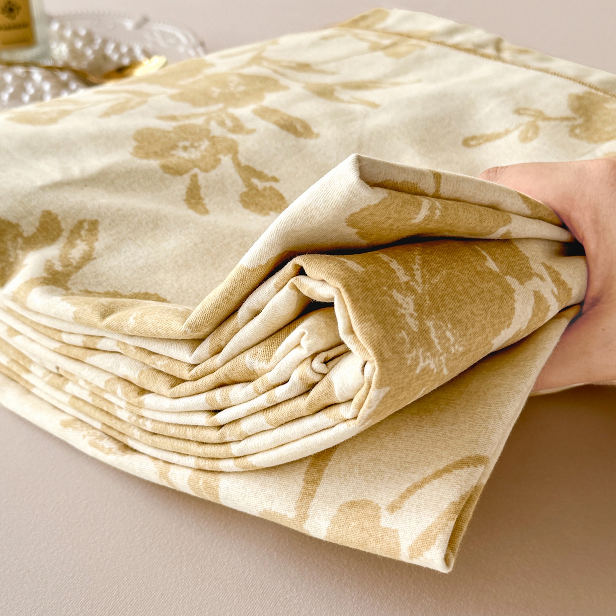 91家纺网 家纺一手货源 找家纺 壹贝家纺 2025新款A类100%全棉纯棉磨毛床单单床单床单单件 梅花印-黄