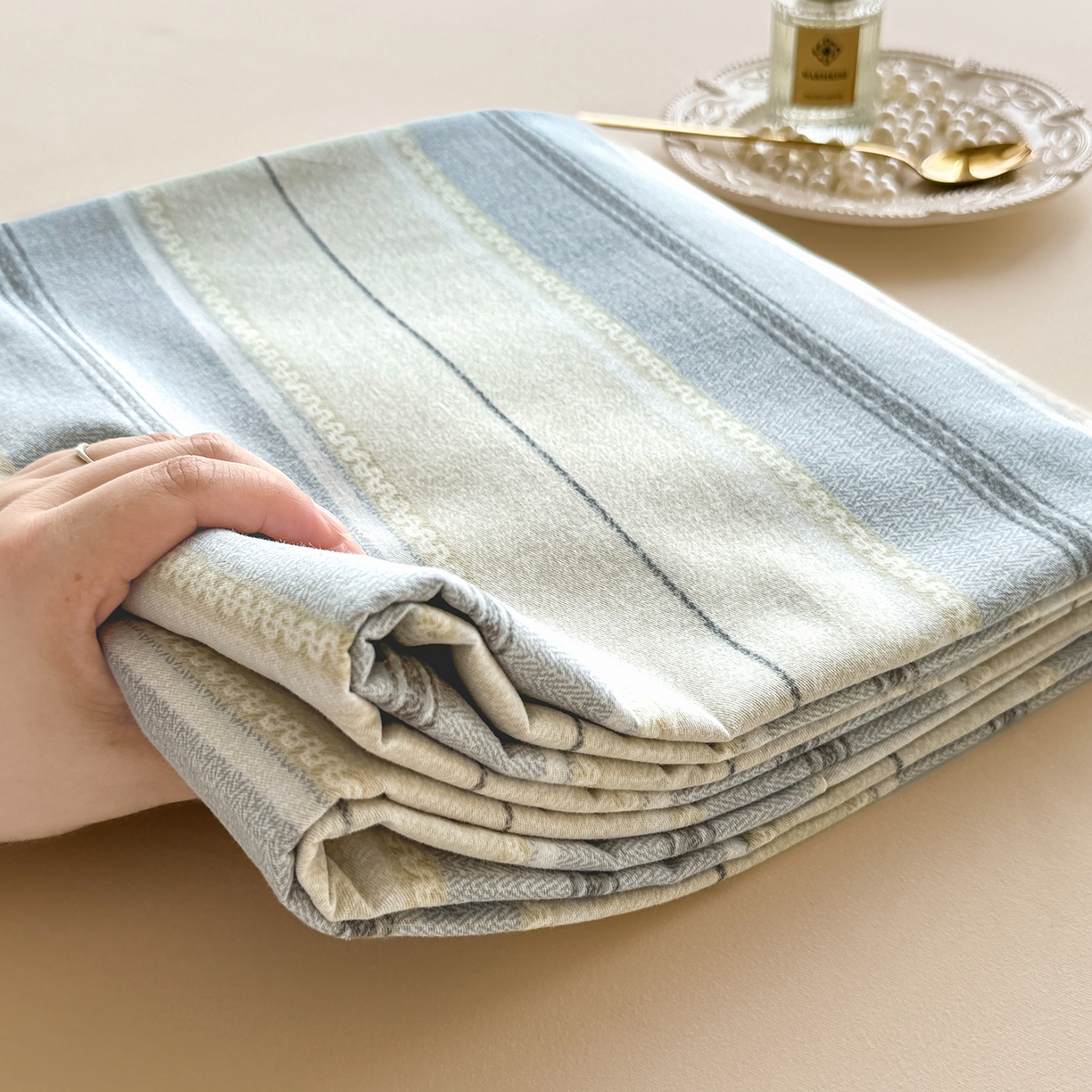 91家纺网 家纺一手货源 找家纺 壹贝家纺 2025新款A类100%全棉纯棉磨毛床单单床单床单单件 凡尔赛-灰