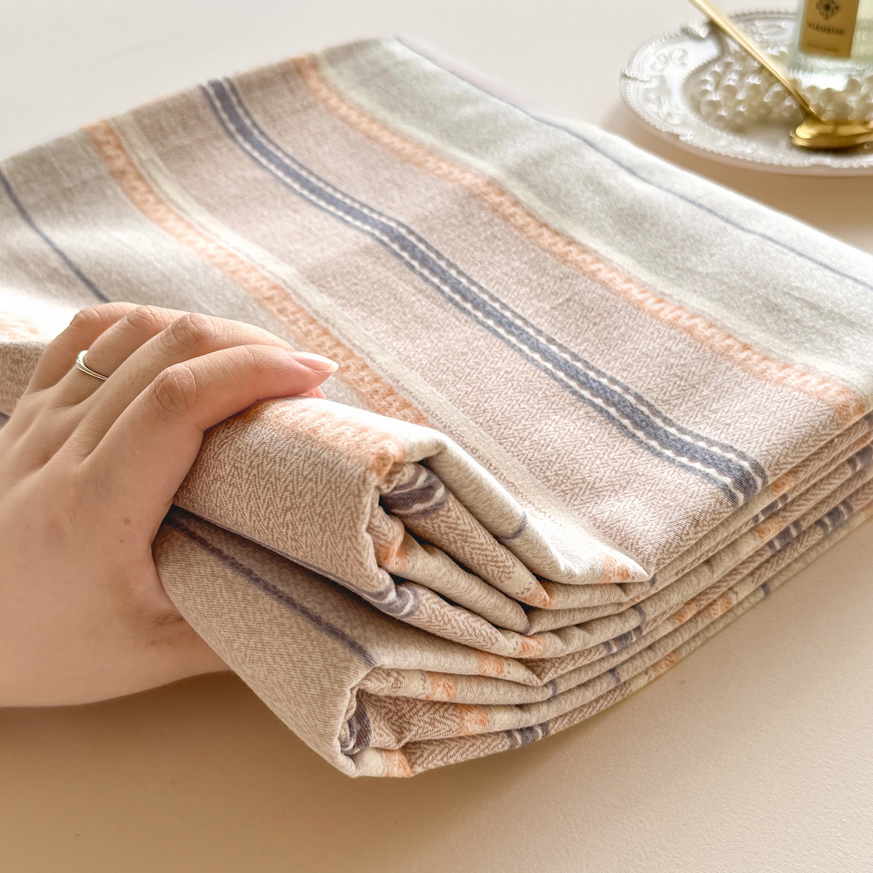 91家纺网 家纺一手货源 找家纺 壹贝家纺 2025新款A类100%全棉纯棉磨毛床单单床单床单单件 凡尔赛-桔