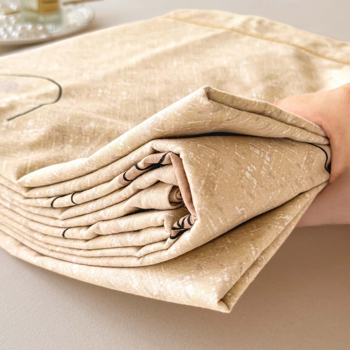 91家纺网 家纺一手货源 找家纺 壹贝家纺 2025新款A类100%全棉纯棉磨毛床单单床单床单单件 小香玉-咖