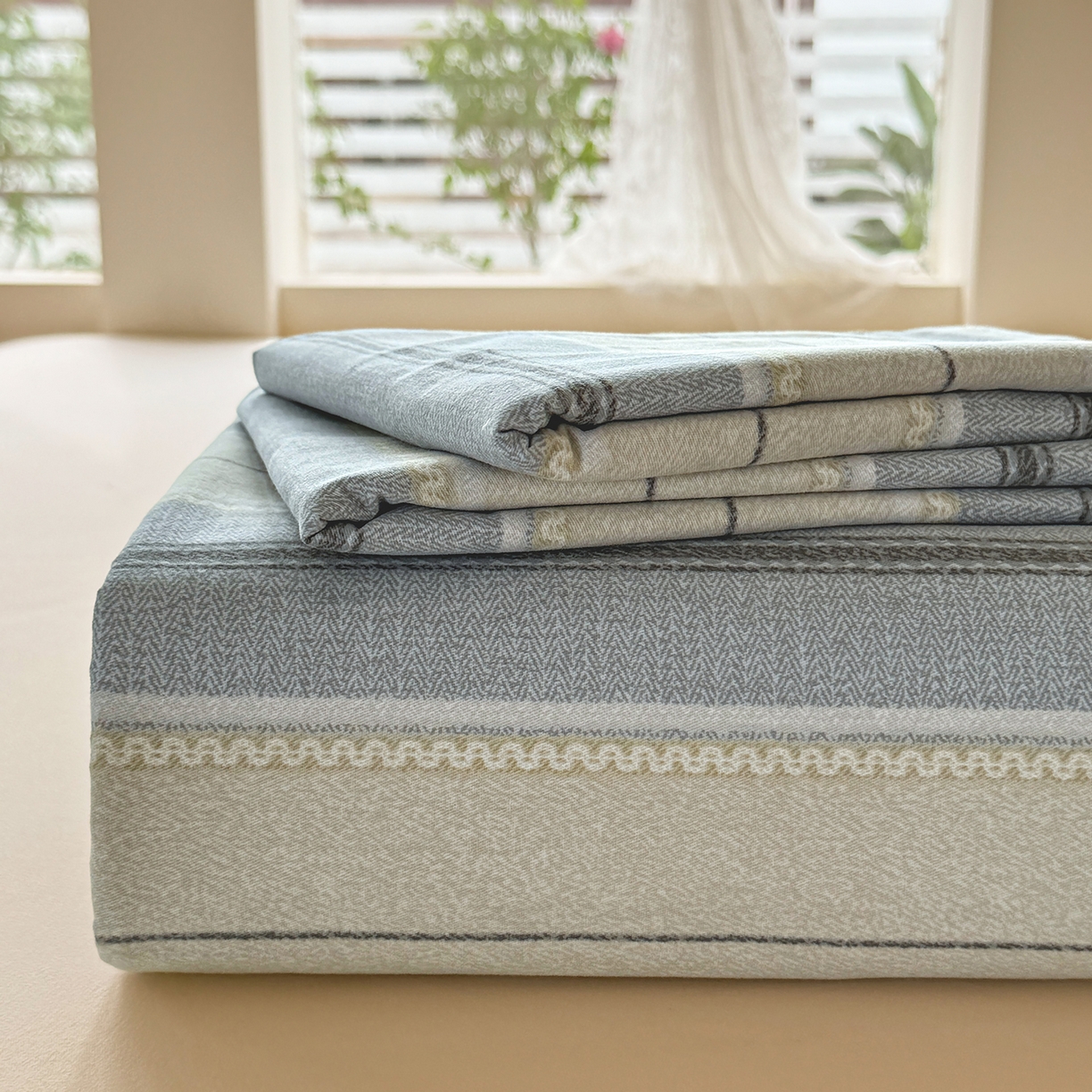 91家纺网 家纺一手货源 找家纺 壹贝家纺 2025新款A类100%全棉纯棉磨毛床单单床单床单单件 凡尔赛-灰