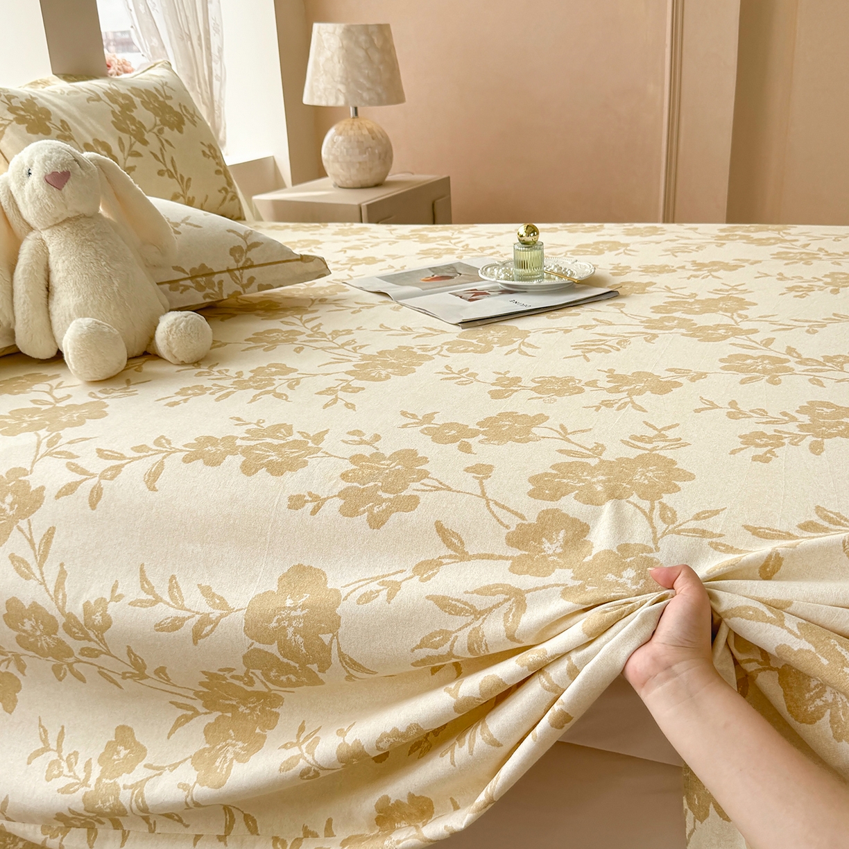 91家纺网 家纺一手货源 找家纺 壹贝家纺 2025新款A类100%全棉纯棉磨毛床单单床单床单单件 梅花印-黄