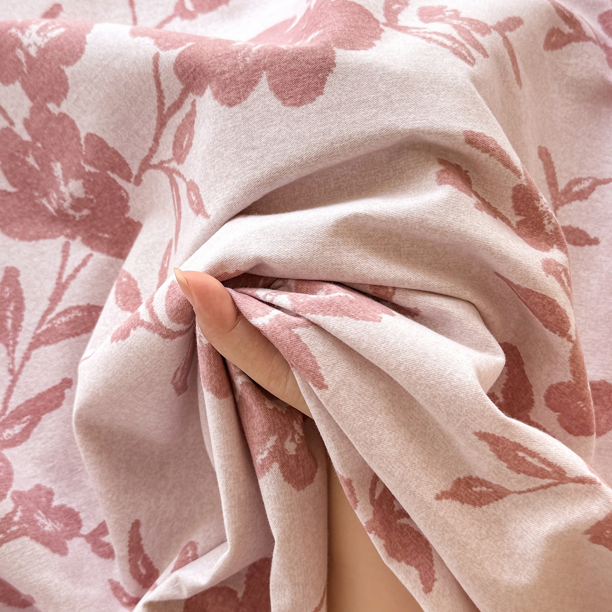 91家纺网 家纺一手货源 找家纺 壹贝家纺 2025新款A类100%全棉纯棉磨毛床单单床单床单单件 梅花印-粉