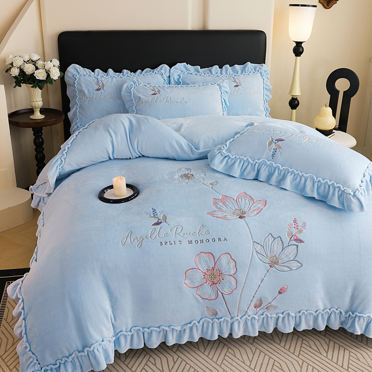 91家纺网 家纺一手货源 找家纺 （总）孟鑫家纺 2025新款220克高克重韩版立体花边牛奶法式绣花四件套床单床盖款被套-浪漫花园系列