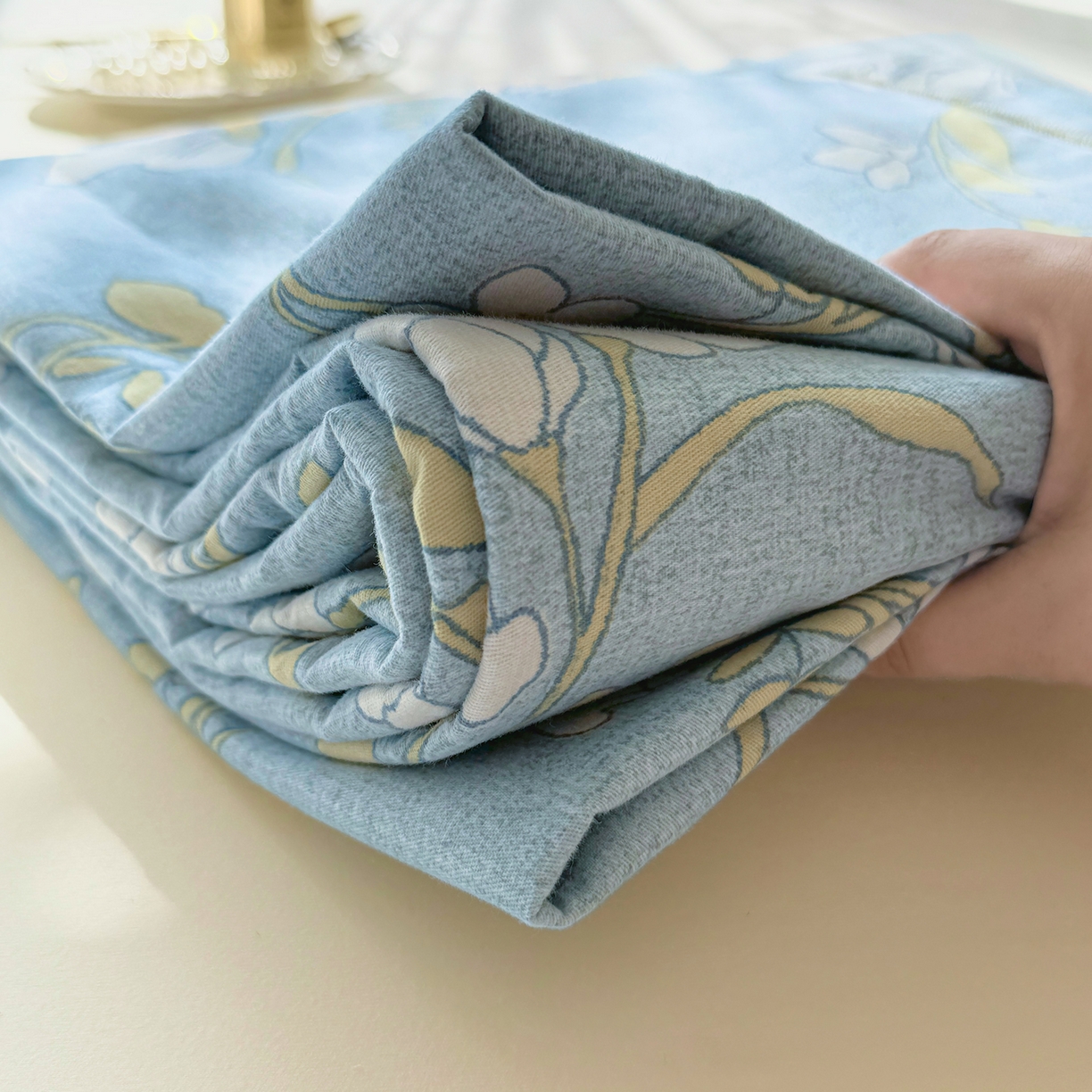 91家纺网 家纺一手货源 找家纺 壹贝家纺 2025新款A类100%全棉纯棉磨毛床单单床单床单单件 蓝莲花