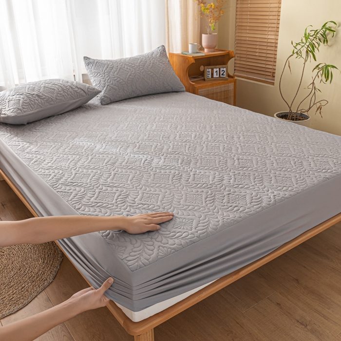 91家纺网 家纺一手货源 找家纺 梵克保罗 2025新款简约纯色水洗棉防水夹棉床笠 浅灰