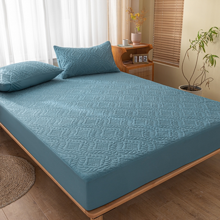 91家纺网 家纺一手货源 找家纺 梵克保罗 2025新款简约纯色水洗棉防水夹棉床笠 宾利蓝