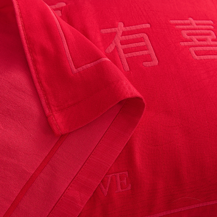 91家纺网 家纺一手货源 找家纺 棠薇家纺 2025新款全棉大红婚庆枕巾 吾家有喜