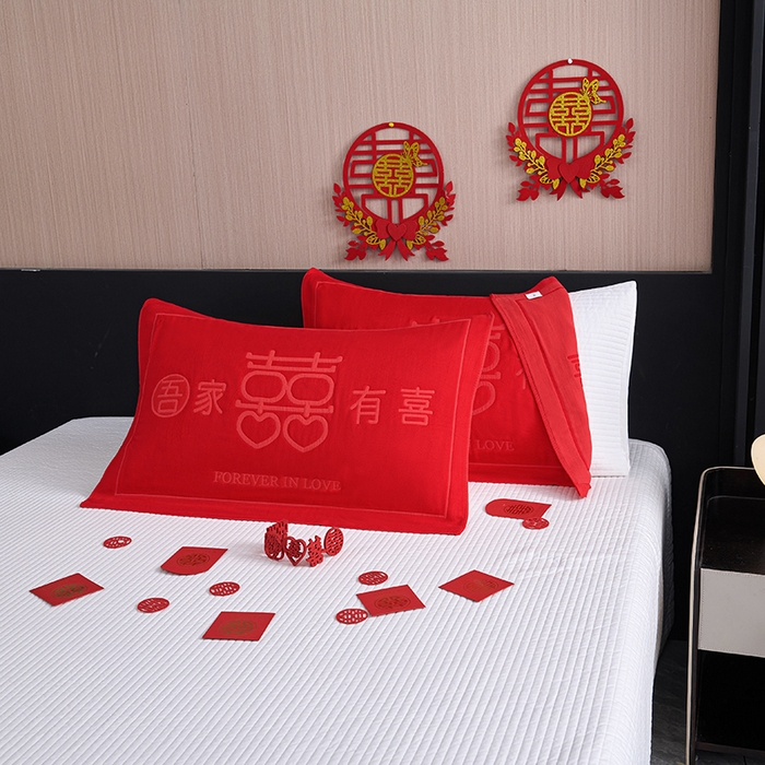 91家纺网 家纺一手货源 找家纺 棠薇家纺 2025新款全棉大红婚庆枕巾 吾家有喜