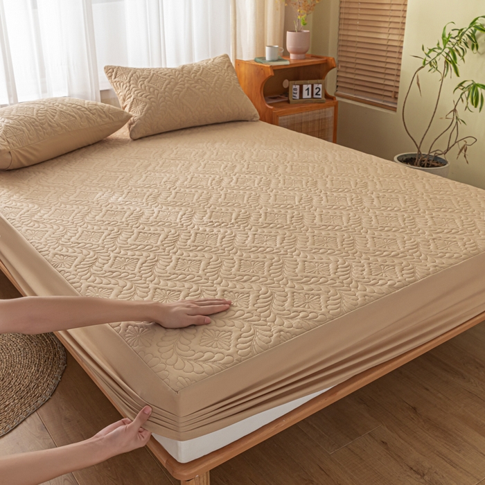 91家纺网 家纺一手货源 找家纺 梵克保罗 2025新款简约纯色水洗棉防水夹棉床笠 浅卡其