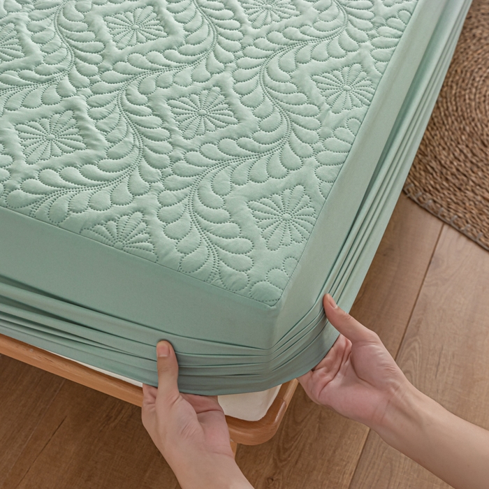 91家纺网 家纺一手货源 找家纺 梵克保罗 2025新款简约纯色水洗棉防水夹棉床笠 墨绿