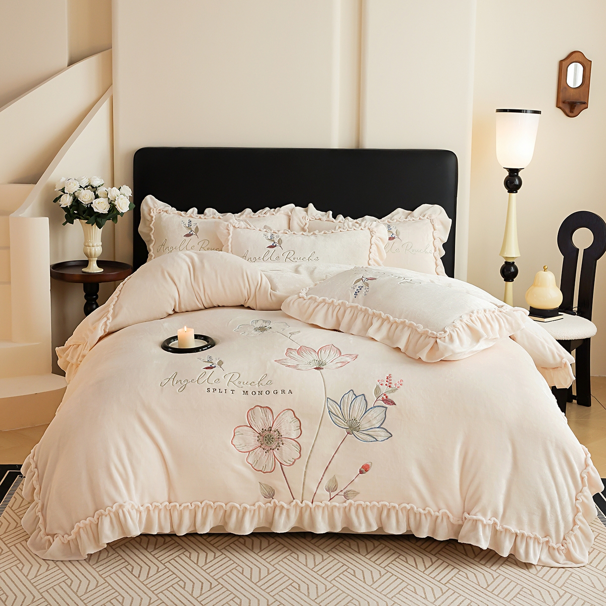 91家纺网 家纺一手货源 找家纺 （总）孟鑫家纺 2025新款220克高克重韩版立体花边牛奶法式绣花四件套床单床盖款被套-浪漫花园系列