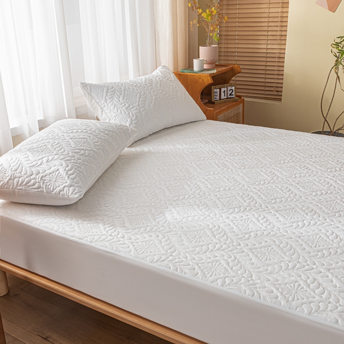 91家纺网 家纺一手货源 找家纺 梵克保罗 2025新款简约纯色水洗棉防水夹棉床笠 白色