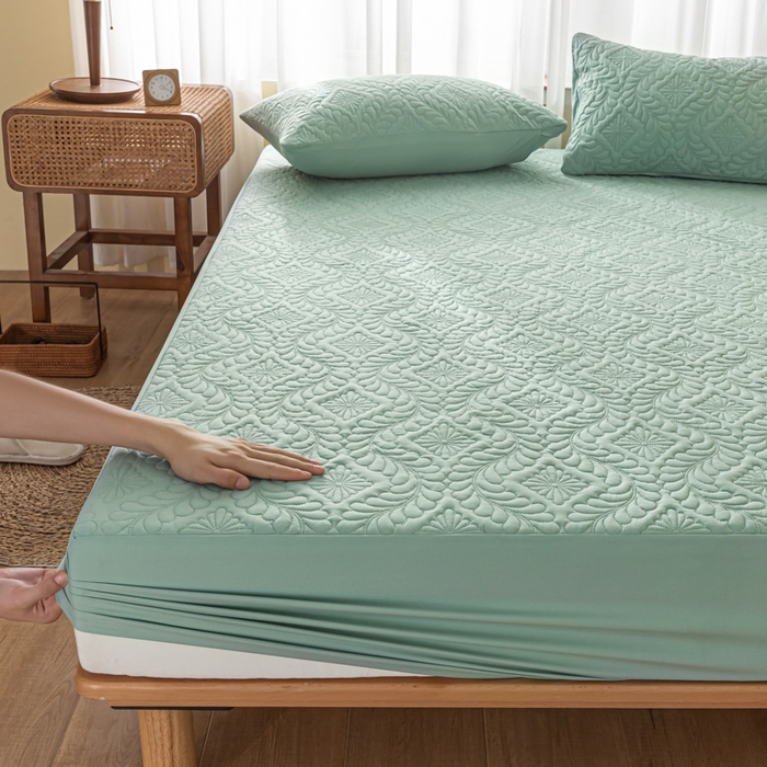 91家纺网 家纺一手货源 找家纺 梵克保罗 2025新款简约纯色水洗棉防水夹棉床笠 墨绿