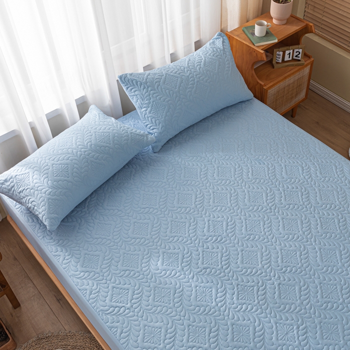 91家纺网 家纺一手货源 找家纺 梵克保罗 2025新款简约纯色水洗棉防水夹棉床笠 海洋蓝