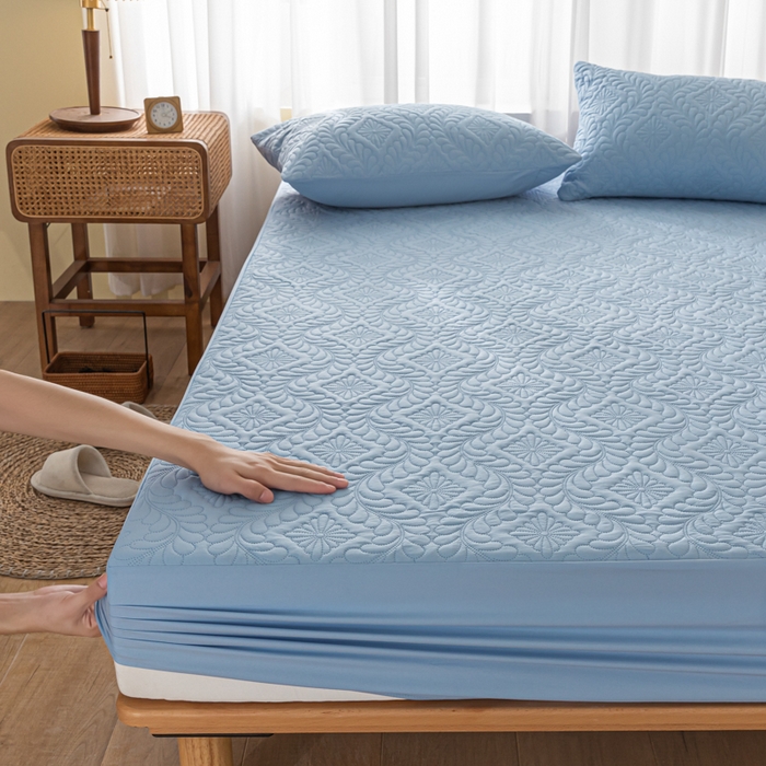 91家纺网 家纺一手货源 找家纺 梵克保罗 2025新款简约纯色水洗棉防水夹棉床笠 海洋蓝