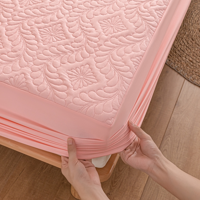 91家纺网 家纺一手货源 找家纺 梵克保罗 2025新款简约纯色水洗棉防水夹棉床笠 浅粉