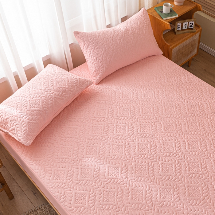 91家纺网 家纺一手货源 找家纺 梵克保罗 2025新款简约纯色水洗棉防水夹棉床笠 浅粉