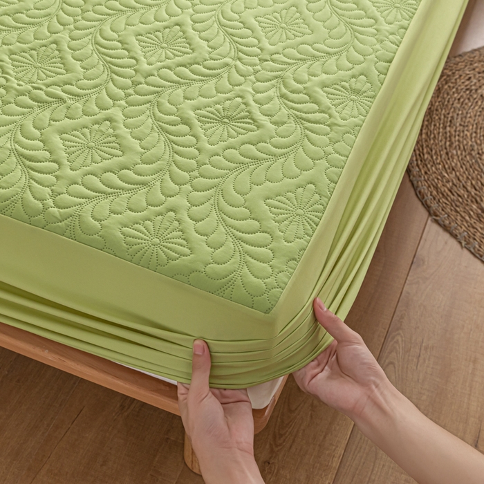 91家纺网 家纺一手货源 找家纺 梵克保罗 2025新款简约纯色水洗棉防水夹棉枕套 小草绿