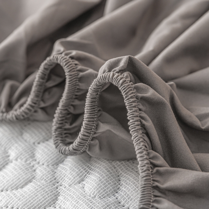 91家纺网 家纺一手货源 找家纺 梵克保罗 2025新款简约纯色水洗棉防水夹棉枕套 绅士灰