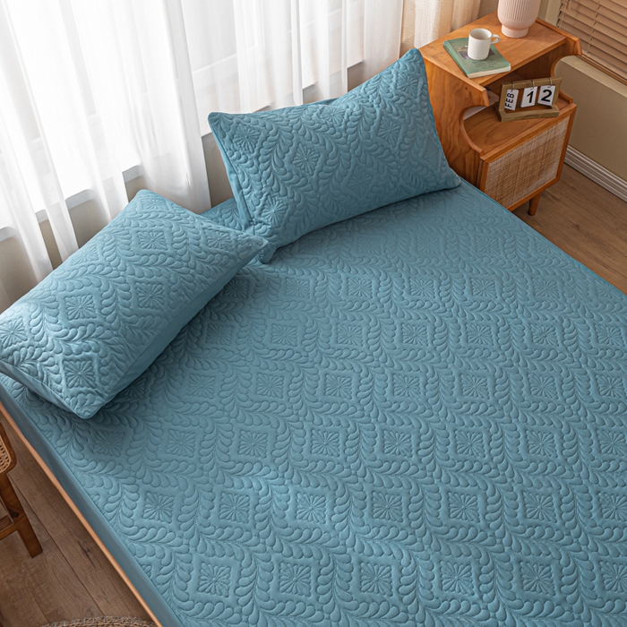 91家纺网 家纺一手货源 找家纺 梵克保罗 2025新款简约纯色水洗棉防水夹棉枕套 宾利蓝