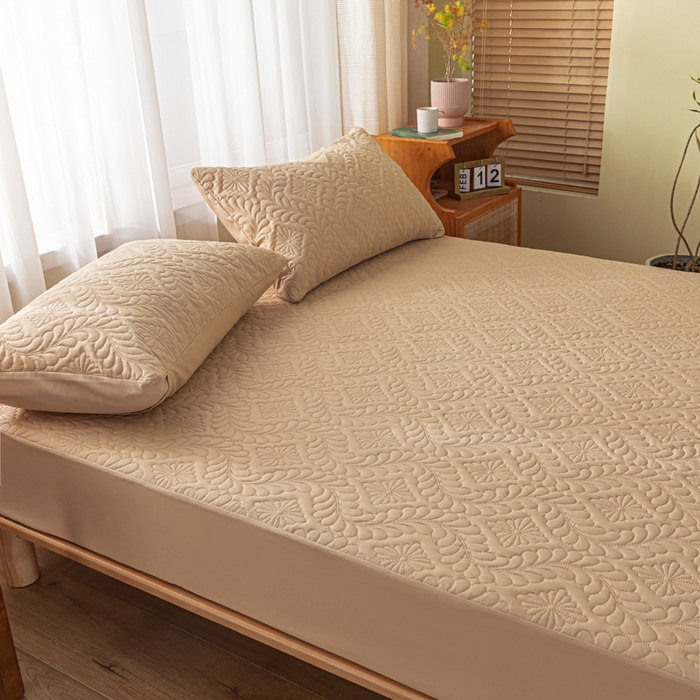 91家纺网 家纺一手货源 找家纺 梵克保罗 2025新款简约纯色水洗棉防水夹棉枕套 浅卡其