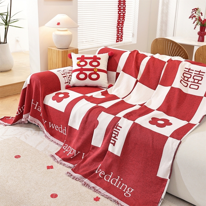 91家纺网 家纺一手货源 找家纺 共鸣沙发垫 2025新款亲肤舒适雪尼尔玉兰喜庆红色沙发巾 喜格红色 180x340cm沙发巾